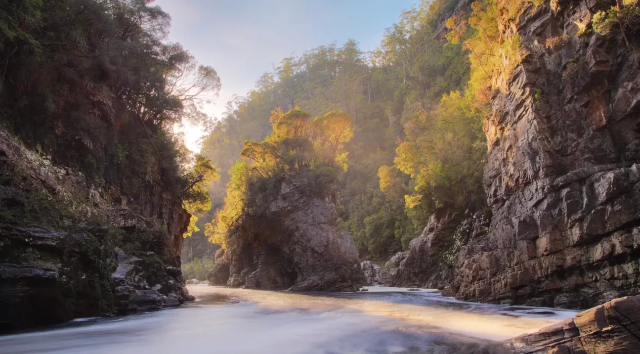 132efec2 b91b 41bf 8d86 2f84efee9bf8 Rock Island Bend Wolfgang Glowacki